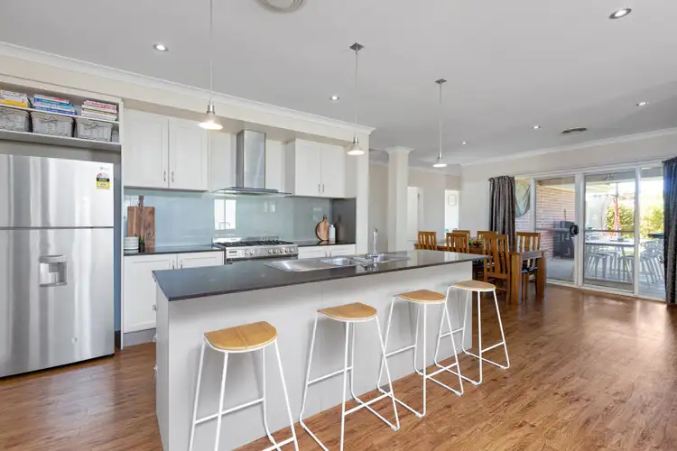 Fifth view of Homely house listing, 3 Keating Close, Merbein VIC 3505