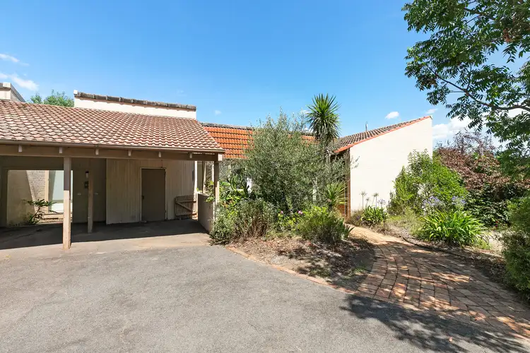 30 Heysen Street