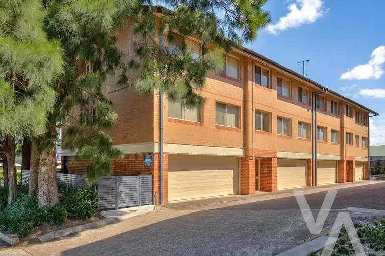 1/90 Victoria Street
