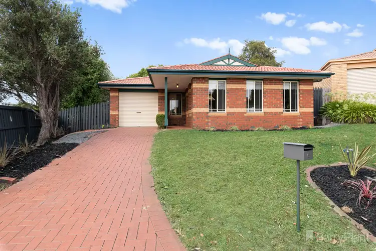 6 Waverley Close, Narre Warren VIC 3805
