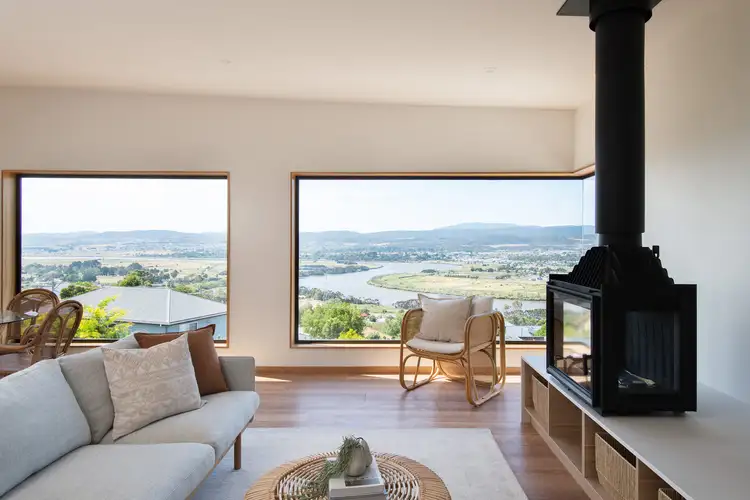 2/55 Lachlan Parade, Trevallyn TAS 7250