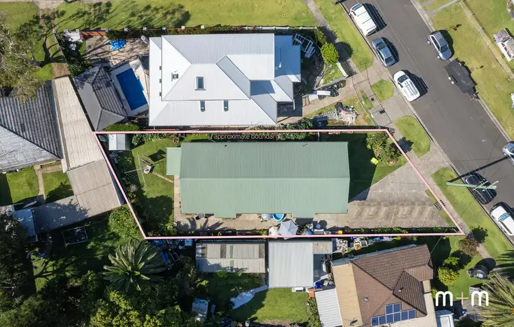 Second view of Homely block of units listing, 3 Royal Crescent, Woonona NSW 2517