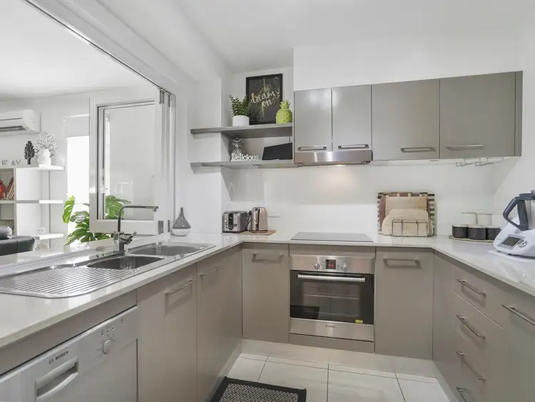 Fifth view of Homely unit listing, 4/21 Digger Street, Cairns North QLD 4870