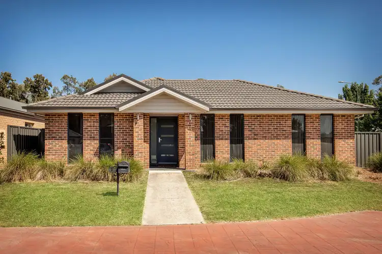 2 Birdie Place, Thurgoona NSW 2640