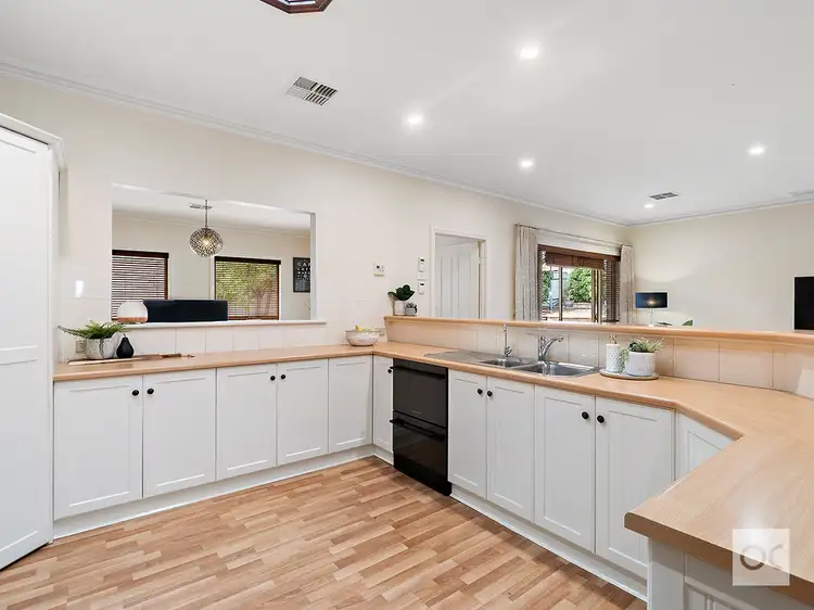 37 Jimmy Watson Drive, Woodcroft SA 5162
