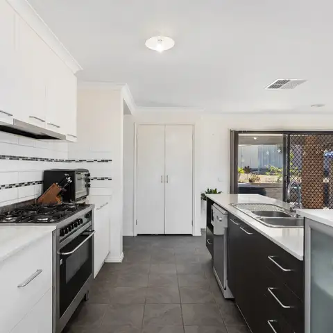 Fifth view of Homely house listing, 7 Hanover Place, Strathfieldsaye VIC 3551