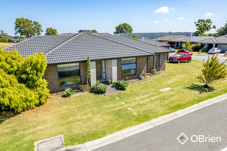 11 Dina Retreat, Carrum Downs VIC 3201