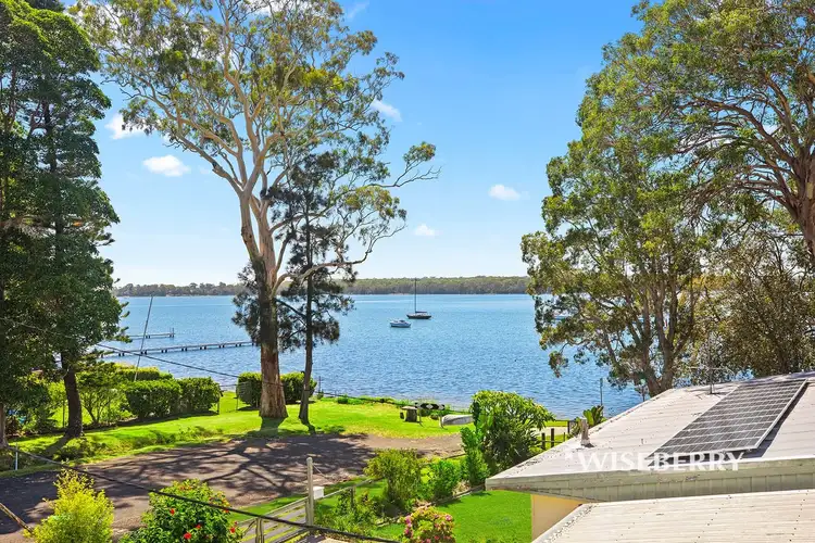 29 Waverley Street, Mannering Park NSW 2259