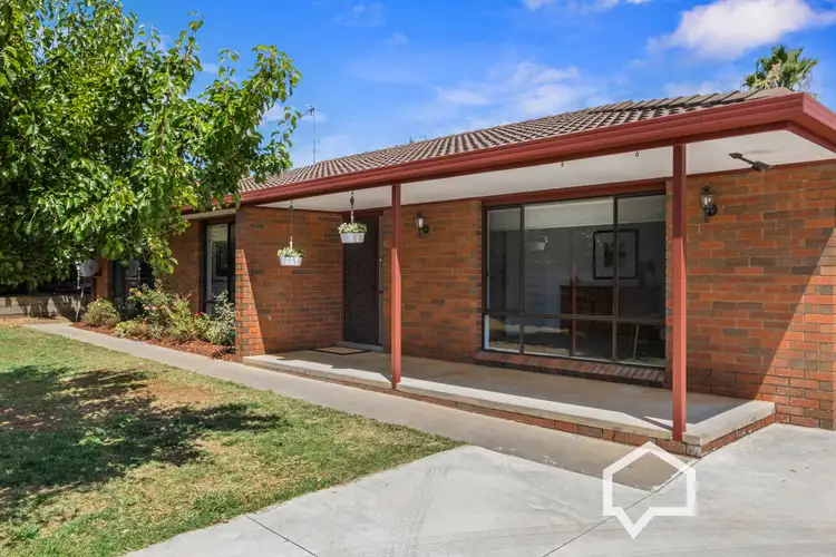 2/10 Landale Drive, Strathdale VIC 3550