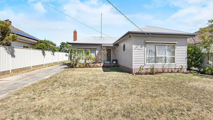 31 Brinkley Avenue, Wendouree VIC 3355