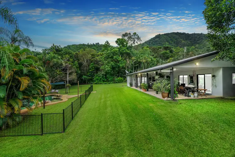8 Chirio Drive, Redlynch QLD 4870