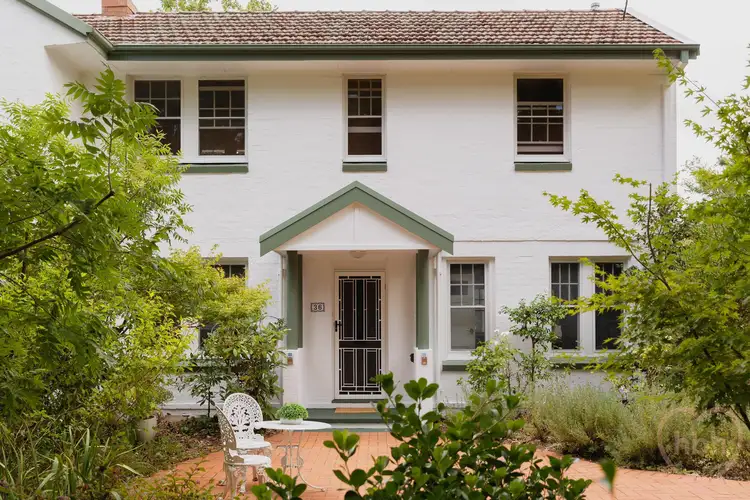 36 Booroondara Street