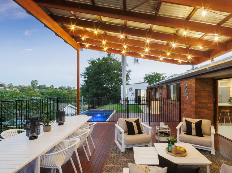 28 Broadmoor Street, Kenmore Hills QLD 4069