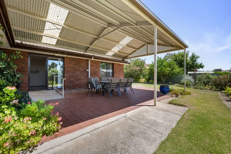 5 McCulloch Crescent, West Wodonga VIC 3690