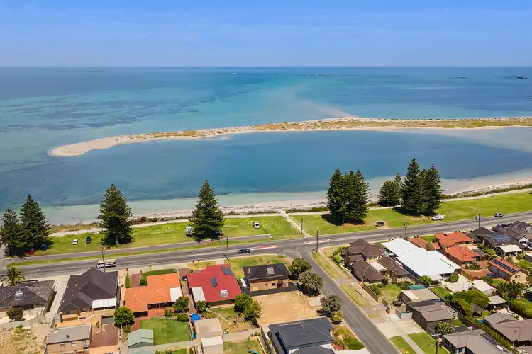 1 Hawker Street, Safety Bay WA 6169