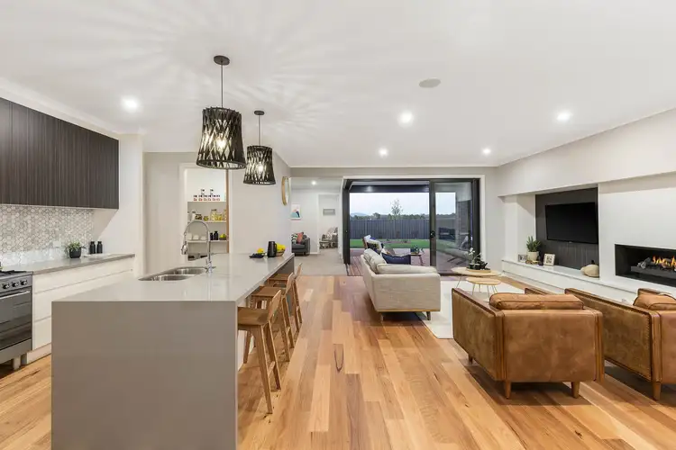 Second view of Homely house listing, 25 Yarrabee Drive, Wirlinga NSW 2640