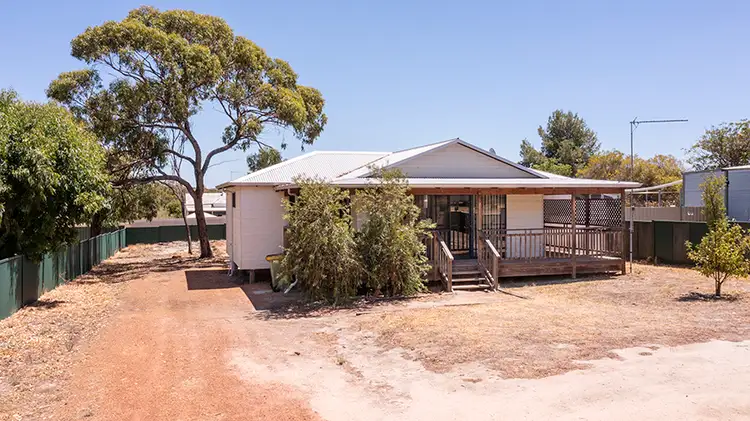 14 Raglan Street, Pingelly WA 6308