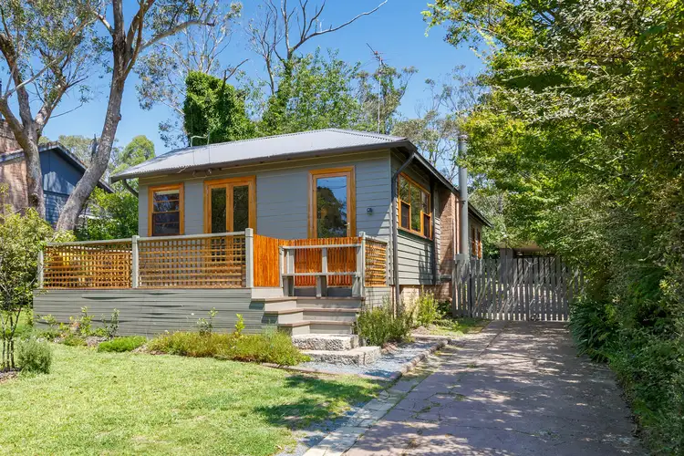 4 Acacia Avenue, Leura NSW 2780