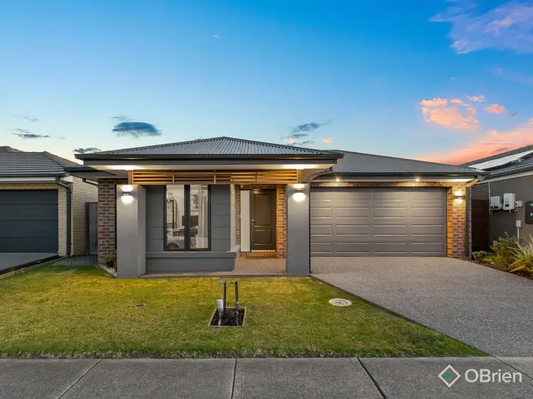 34 Fenway Boulevard, Clyde North VIC 3978