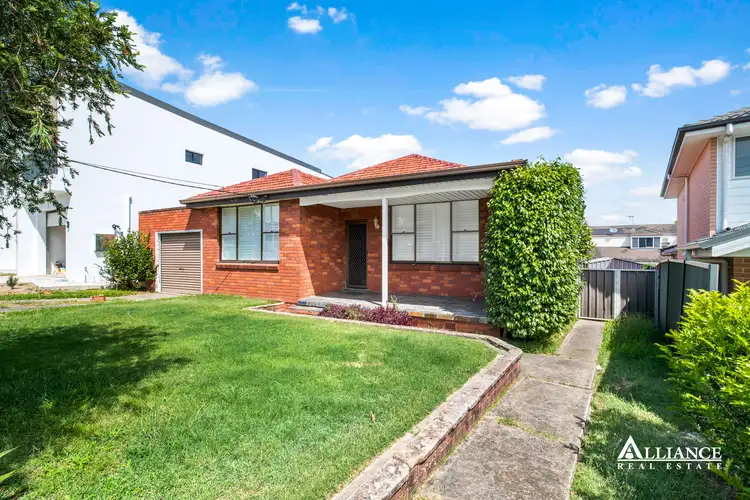 8 Kathleen Parade