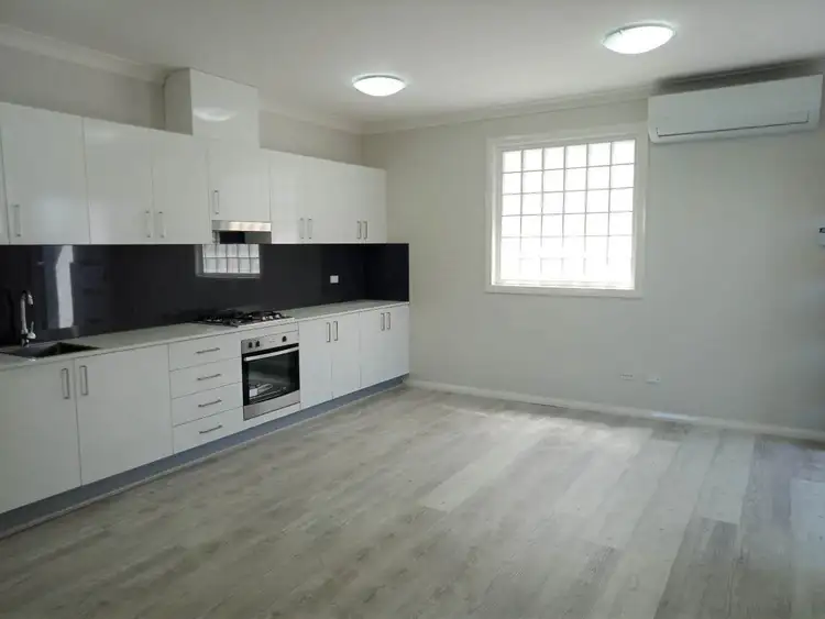 GrannyFlat/22A Gowrie Street
