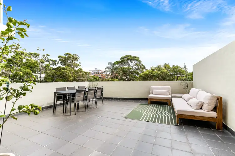 2063/5 Dee Why Parade, Dee Why NSW 2099