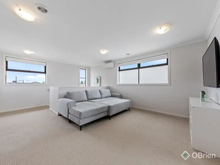 Sixth view of Homely house listing, 2 Rembrandt Court, Pakenham VIC 3810