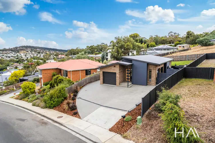 5 Hillmorton Road, Lindisfarne TAS 7015