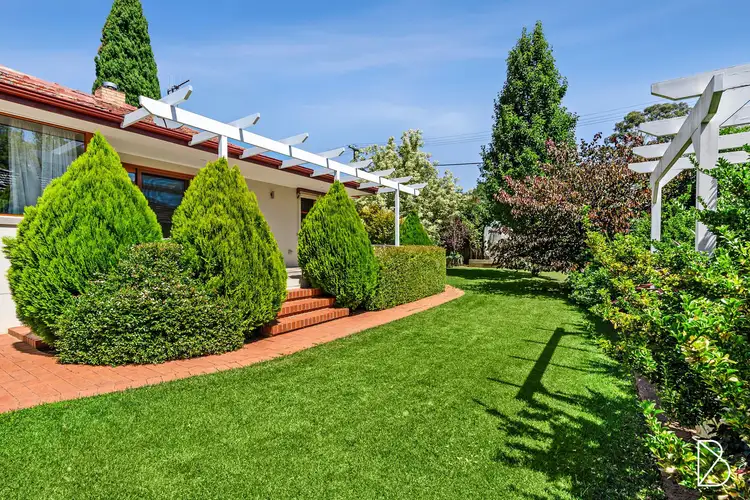 66 Captain Cook Crescent