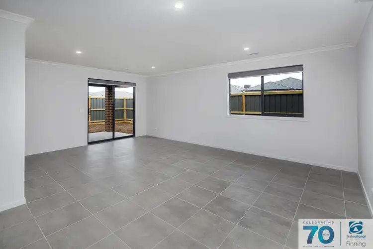 Fifth view of Homely house listing, 4 Viola Circuit, Clyde VIC 3978