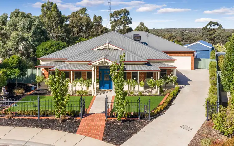 10 Fellows Place, Maiden Gully VIC 3551