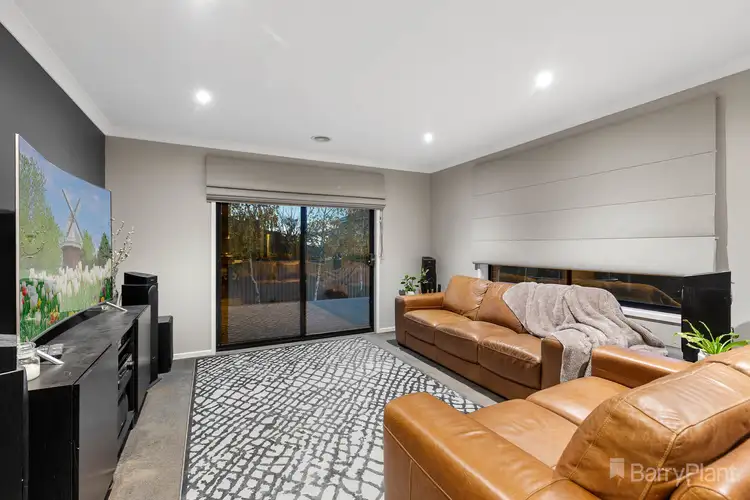 Fifth view of Homely house listing, 2 Renam Street, Pakenham VIC 3810