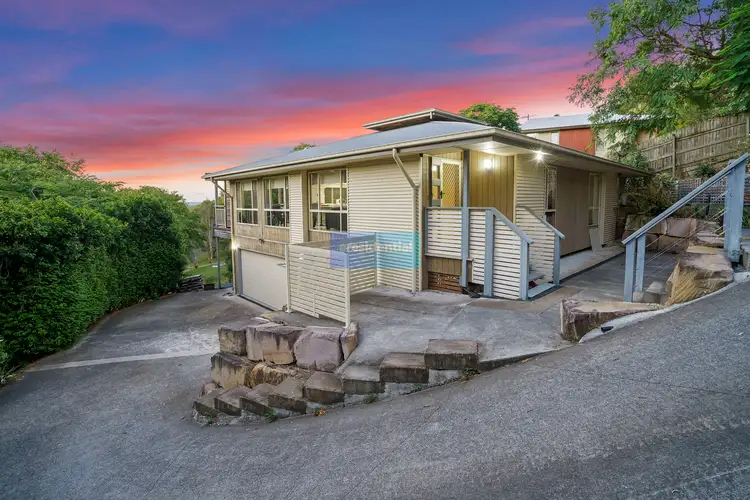 21 Valerie Close, Edens Landing QLD 4207