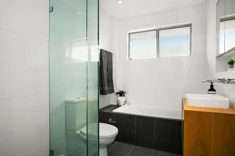 Fifth view of Homely unit listing, 17/39 Wyuna Avenue, Freshwater NSW 2096