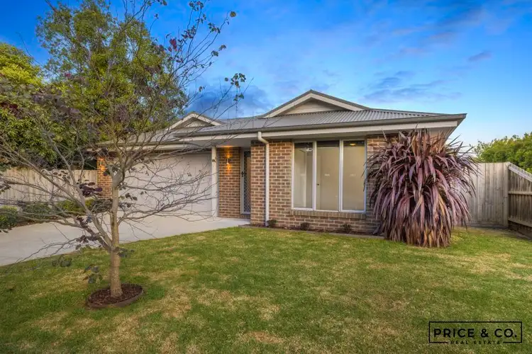 1/4 Albert Road, Drouin VIC 3818