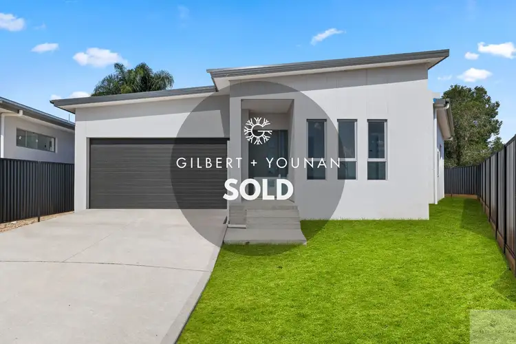 8 Hoxton Place, Spring Farm NSW 2570