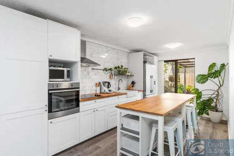 Sixth view of Homely villa listing, 4/16 Dover Road, Scarborough WA 6019