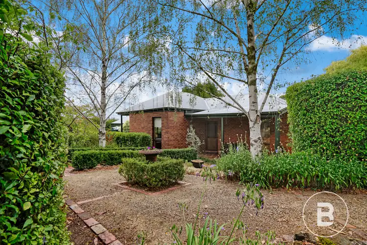 18 Nevett Crescent, Mount Helen VIC 3350