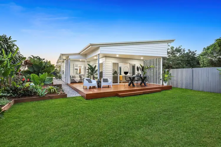 33 Mungera Street, Runaway Bay QLD 4216
