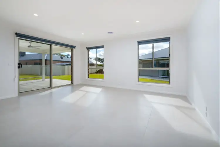 Fourth view of Homely house listing, 16 Ashburton Circuit, West Wodonga VIC 3690