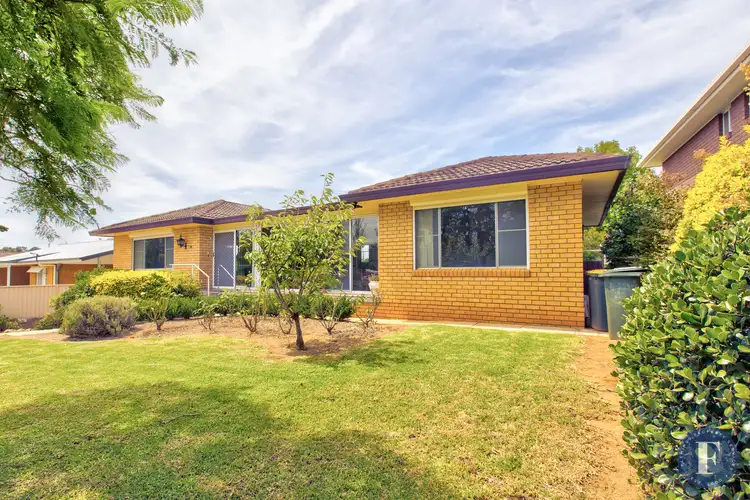 39 Fontenoy Street, Young NSW 2594
