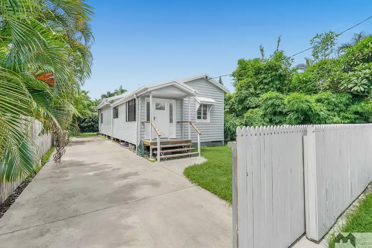 31 Machan Street, Machans Beach QLD 4878