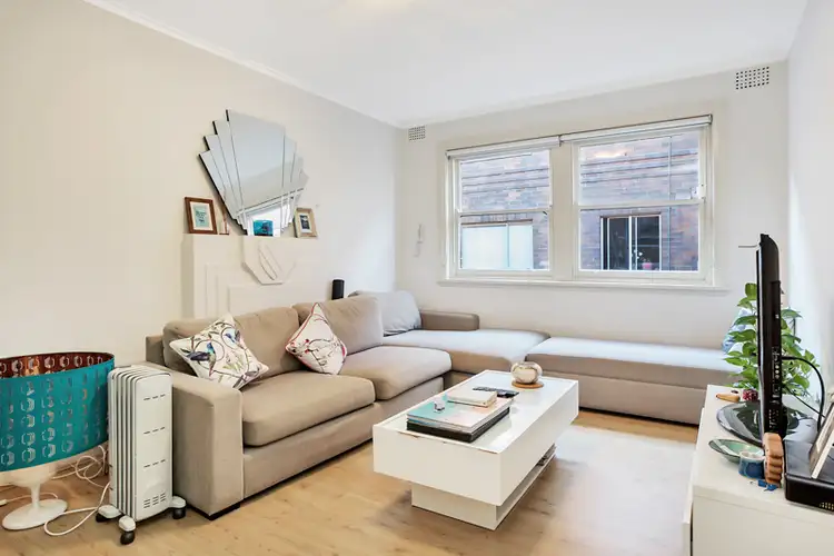 12/1a Sandridge Street