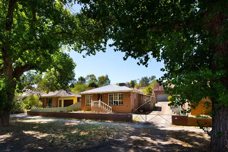 135 Johnstone Street, Castlemaine VIC 3450