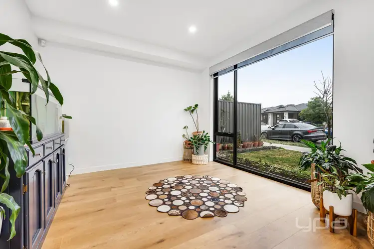 Fourth view of Homely house listing, 6 Plaza Court, Roxburgh Park VIC 3064