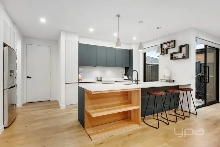 Fifth view of Homely house listing, 6 Plaza Court, Roxburgh Park VIC 3064