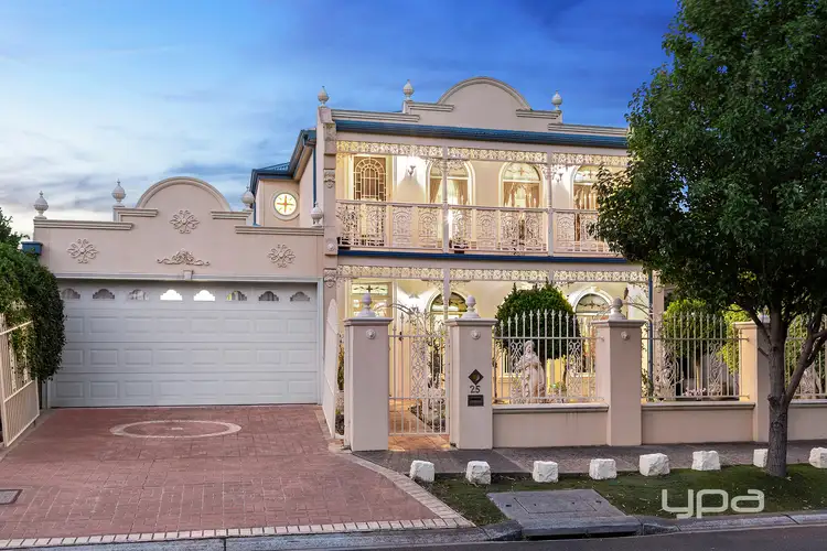 25 Parkin Avenue, Caroline Springs VIC 3023
