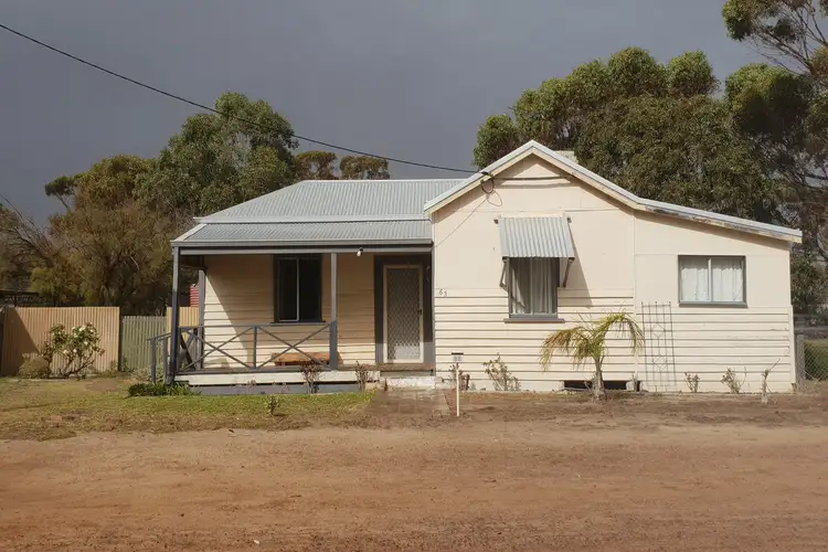 63 Bokarup Street, Katanning WA 6317