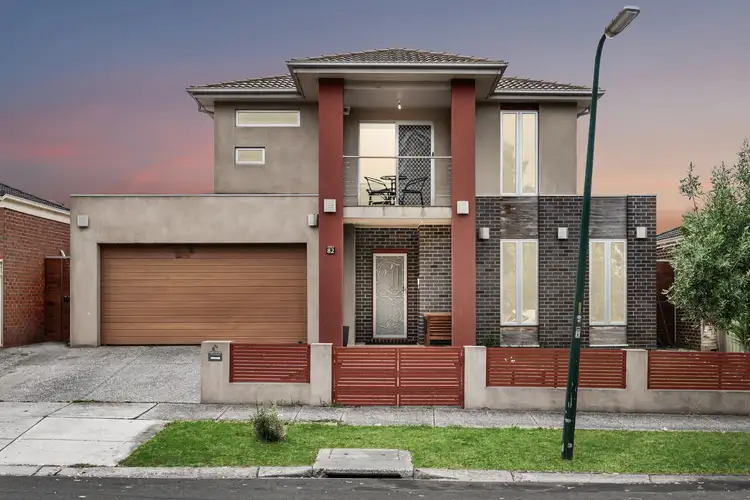 82 Lakeside Drive, Roxburgh Park VIC 3064