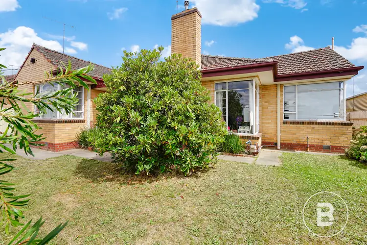 16 Rowlands Street, Sebastopol VIC 3356